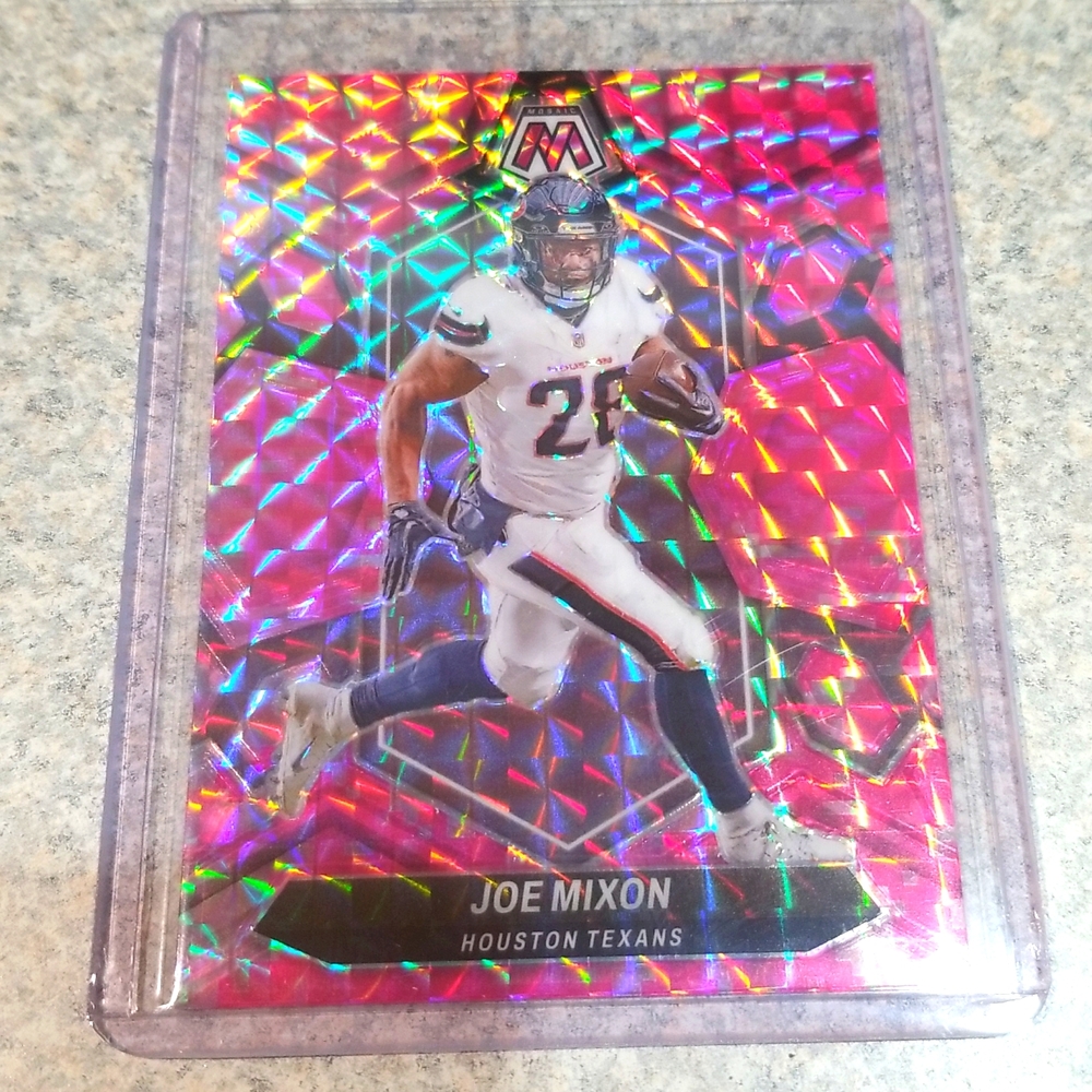 2024 Panini mosaic pink camo Joe Mixon.